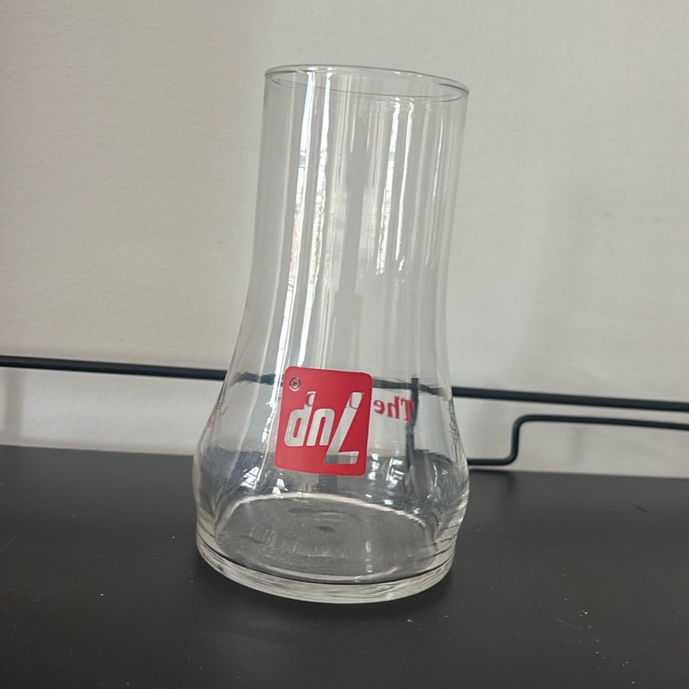 7UP the uncola glass